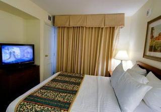 Hotel By Marriott Riverside Corona