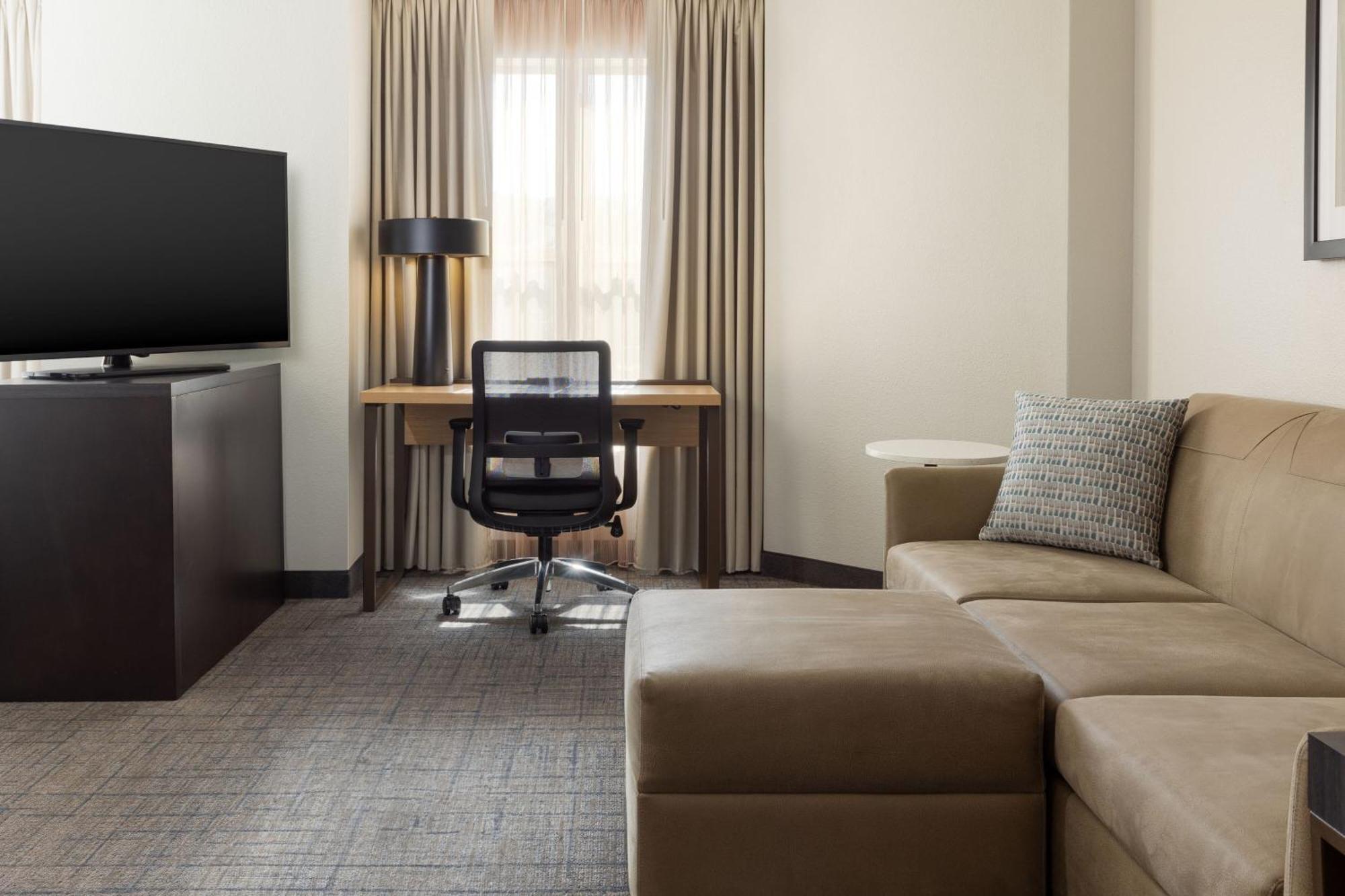 By Marriott Riverside 3*