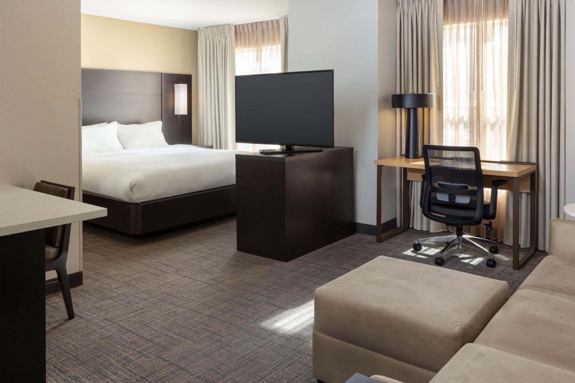 By Marriott Riverside 3*
