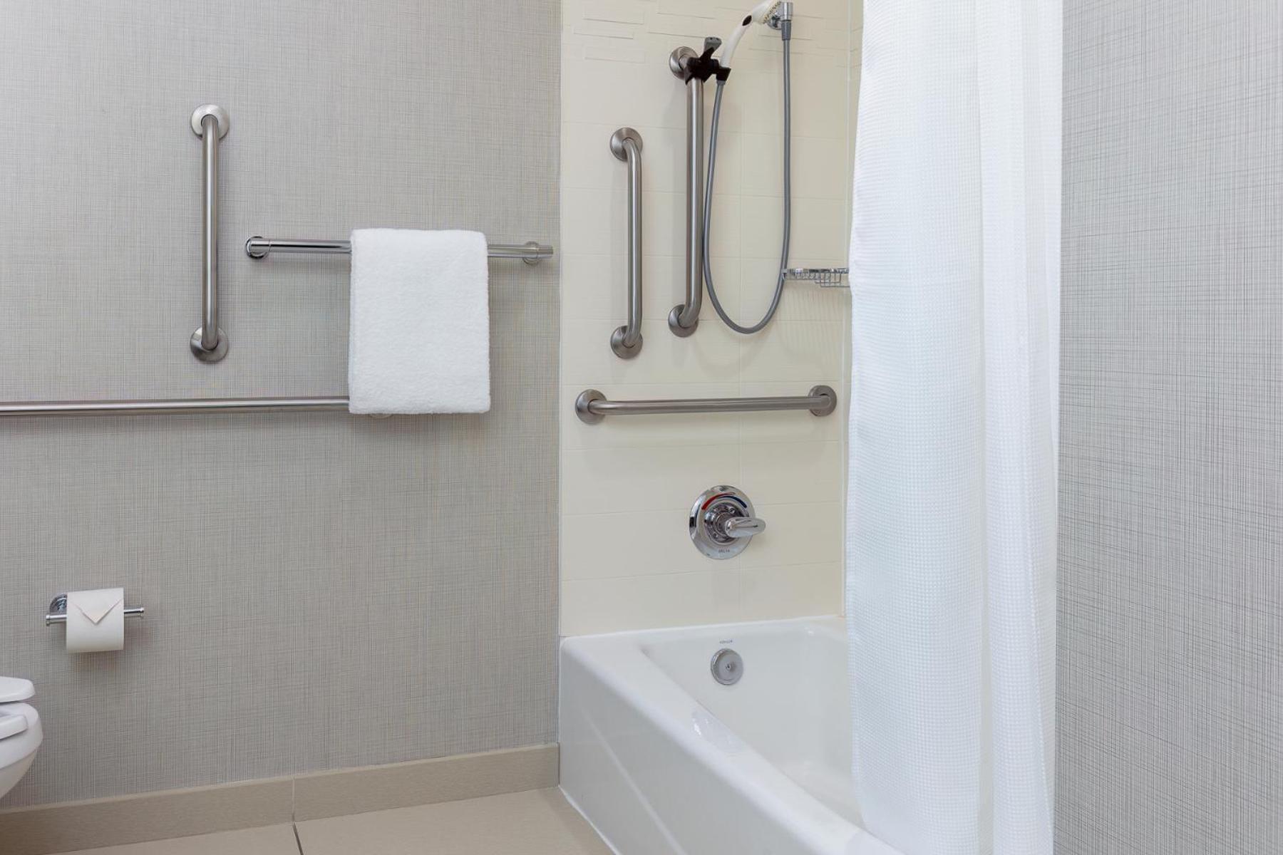 By Marriott Riverside Hotel 3*